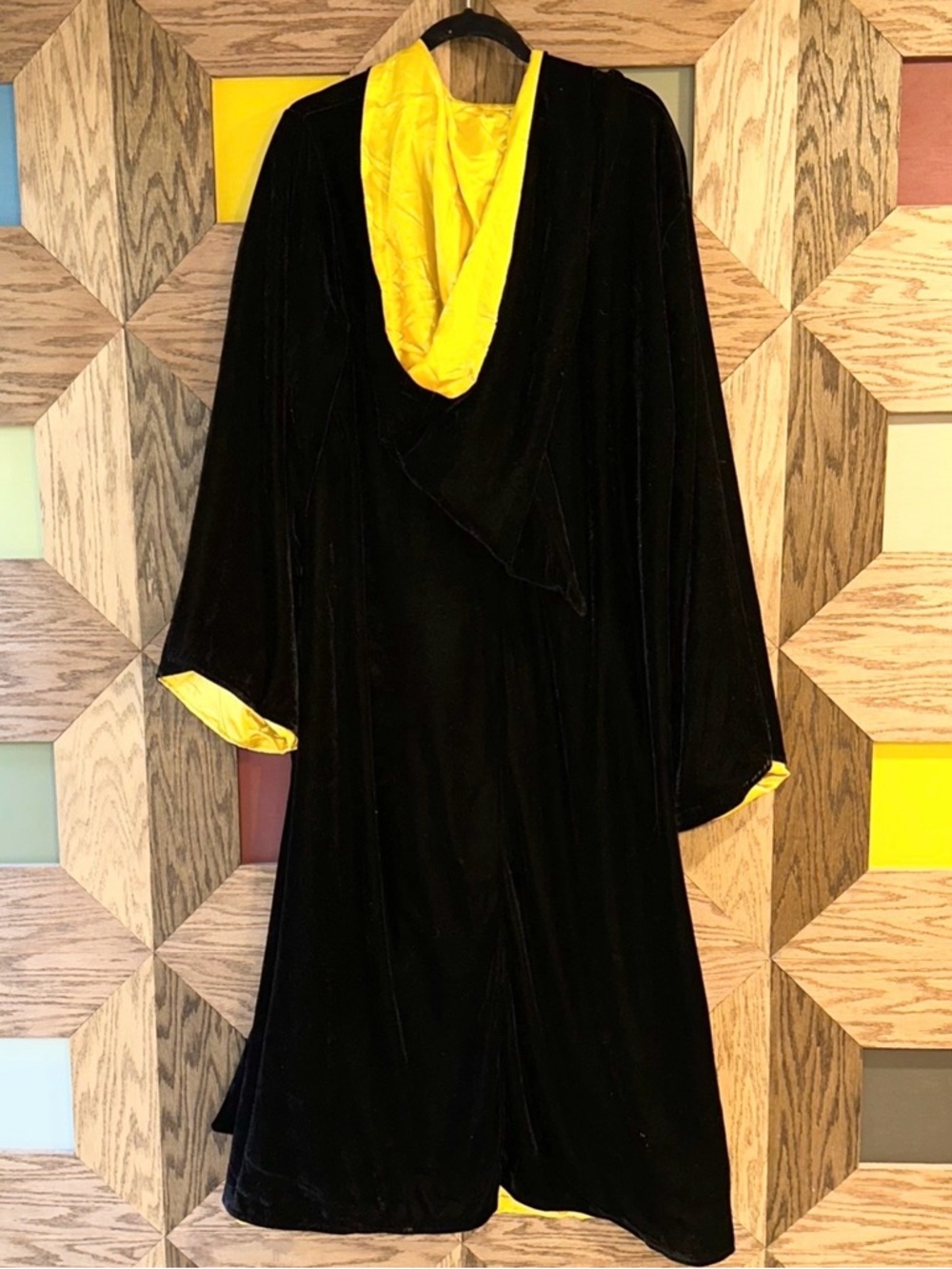 Harry Potter Hufflepuff Cloak Hooded Black Velour House Robe Adult One Size - Picture 3 of 9